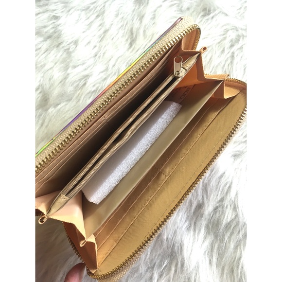 LAST ONE 🔥Holographic wallet - Picture 5 of 5